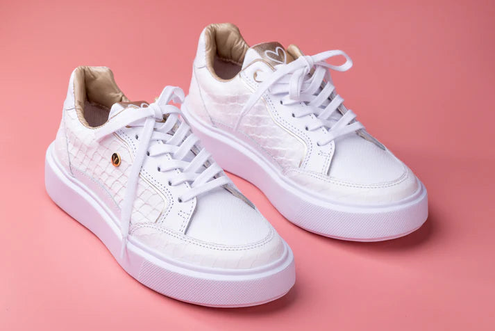 MILA BLANCO - Zapatilla en cuero para mujer.