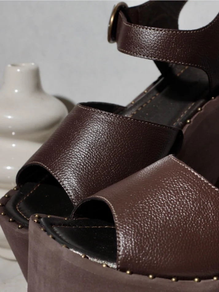 FLORA CHOCOLATE  -  Sandalias en cuero para mujer