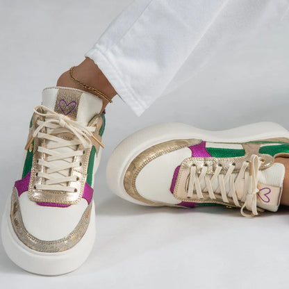 LARA DORADO - Zapatilla en cuero para mujer.