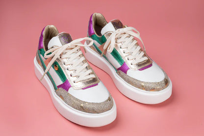 LARA DORADO - Zapatilla en cuero para mujer.