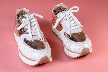 RENATA DORADO  - zapatilla de cuero para mujer